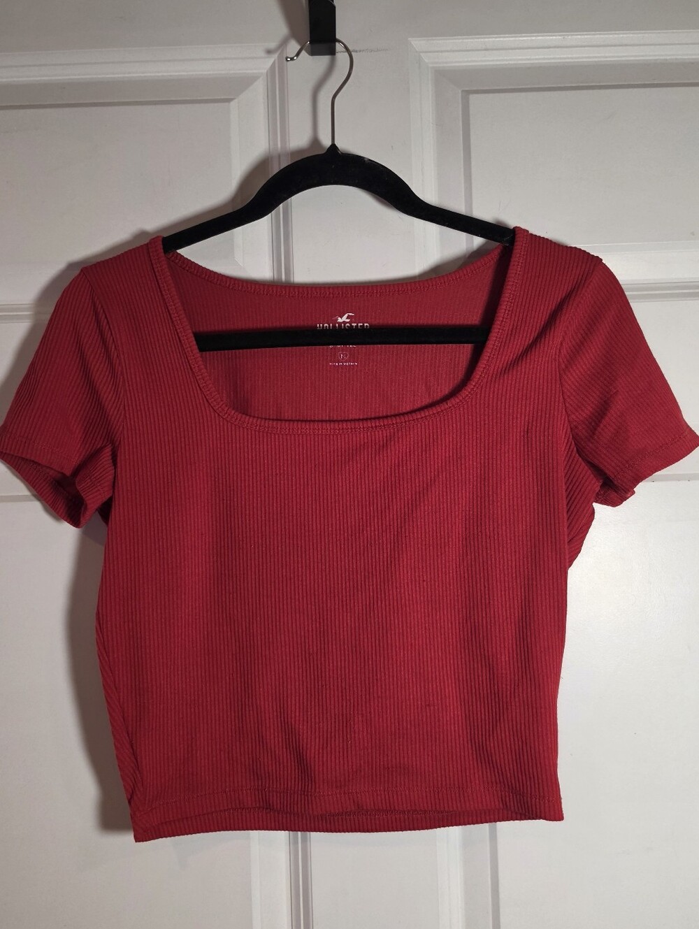 Hollister "Baby Tee" Red Ribbed Square-Neck Crop Top M Minor Wash Wear